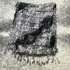 🔥4/$20 Scarf -  FREE with purchase